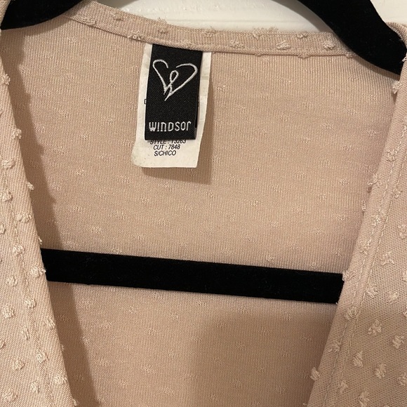 Windsor top size small - Picture 4 of 4